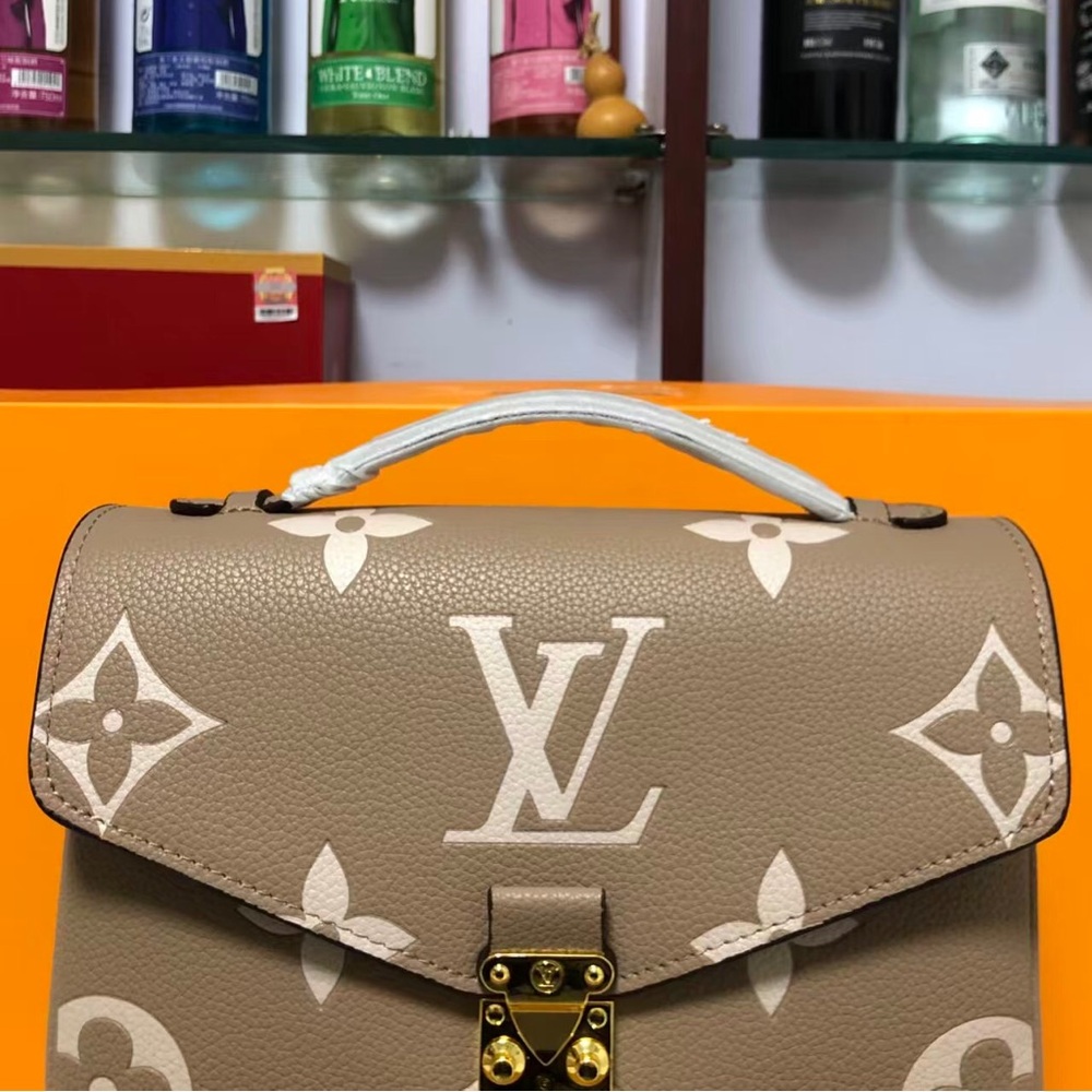 Louis Vuitton Clutch Bags Evening Handbags - Picture 7 of 8